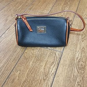 EXCELLENT condition Dooney and Burke shoulder bag